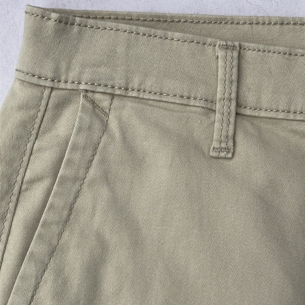 Arizona Jean Company Men's Beige Flex Classic Fit sport khaki Shorts - Picture 8 of 10